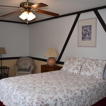 The Stone House Motel & Motor Lodge Ticonderoga Buitenkant foto