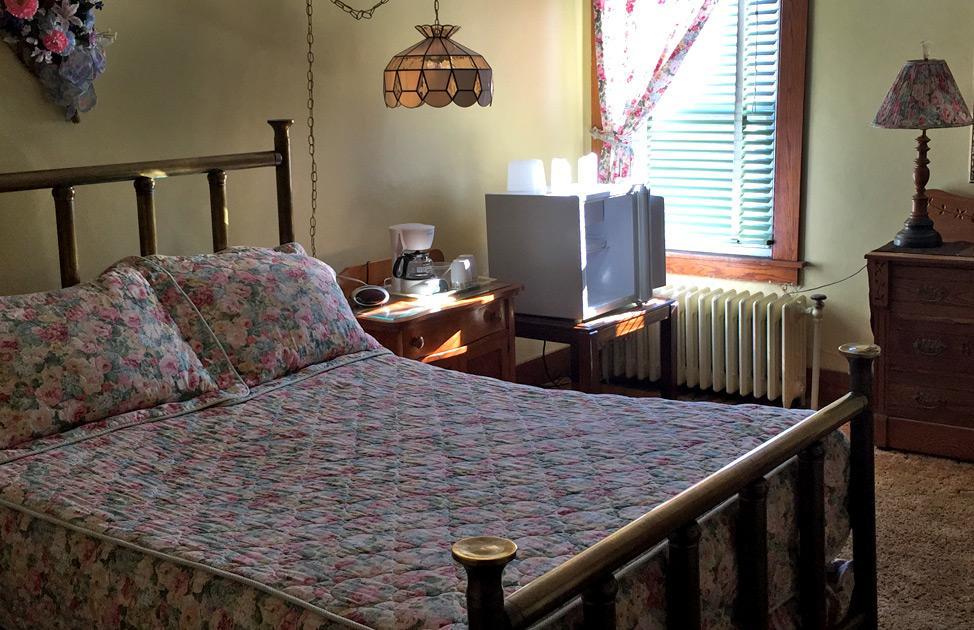 The Stone House Motel & Motor Lodge Ticonderoga Buitenkant foto