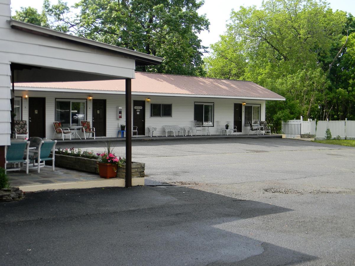 The Stone House Motel & Motor Lodge Ticonderoga Buitenkant foto