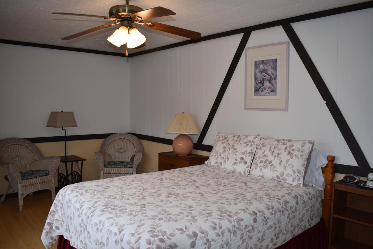 The Stone House Motel & Motor Lodge Ticonderoga Buitenkant foto